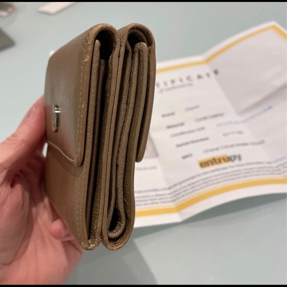 Chanel CC button compact trifold wallet - Picture 5 of 6